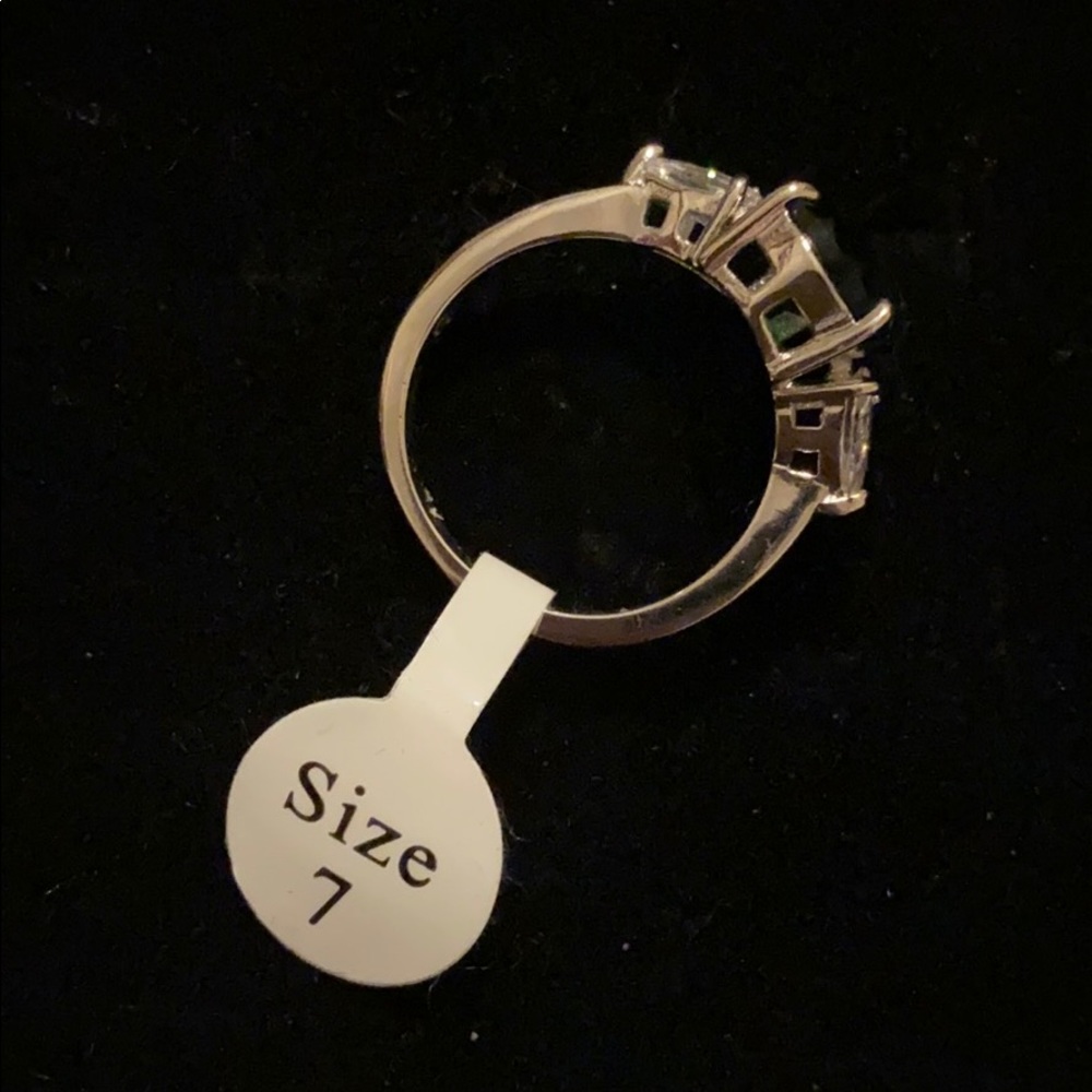 Green ring - Picture 2 of 2
